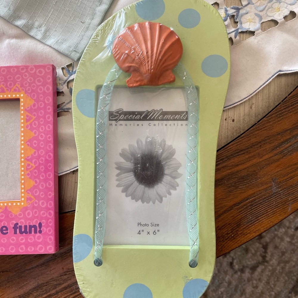 Picture frames - Picture 3 of 3